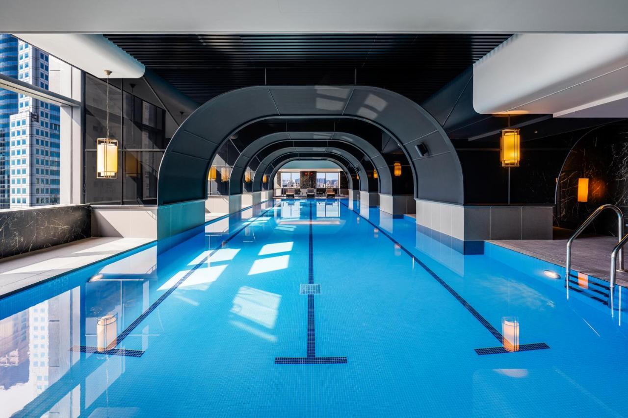 Intercontinental Kaohsiung By Ihg Hotel Exterior foto The pool at the Mandarin Oriental, Munich