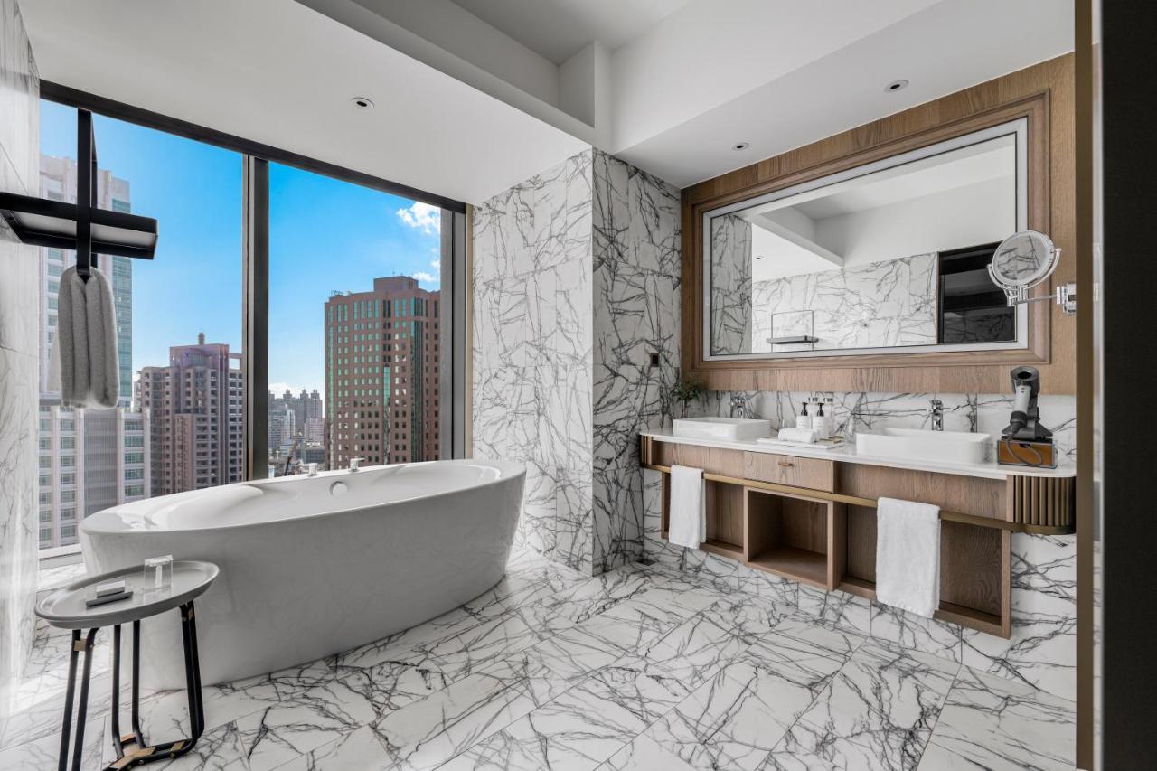 Intercontinental Kaohsiung By Ihg Hotel Exterior foto Bathroom