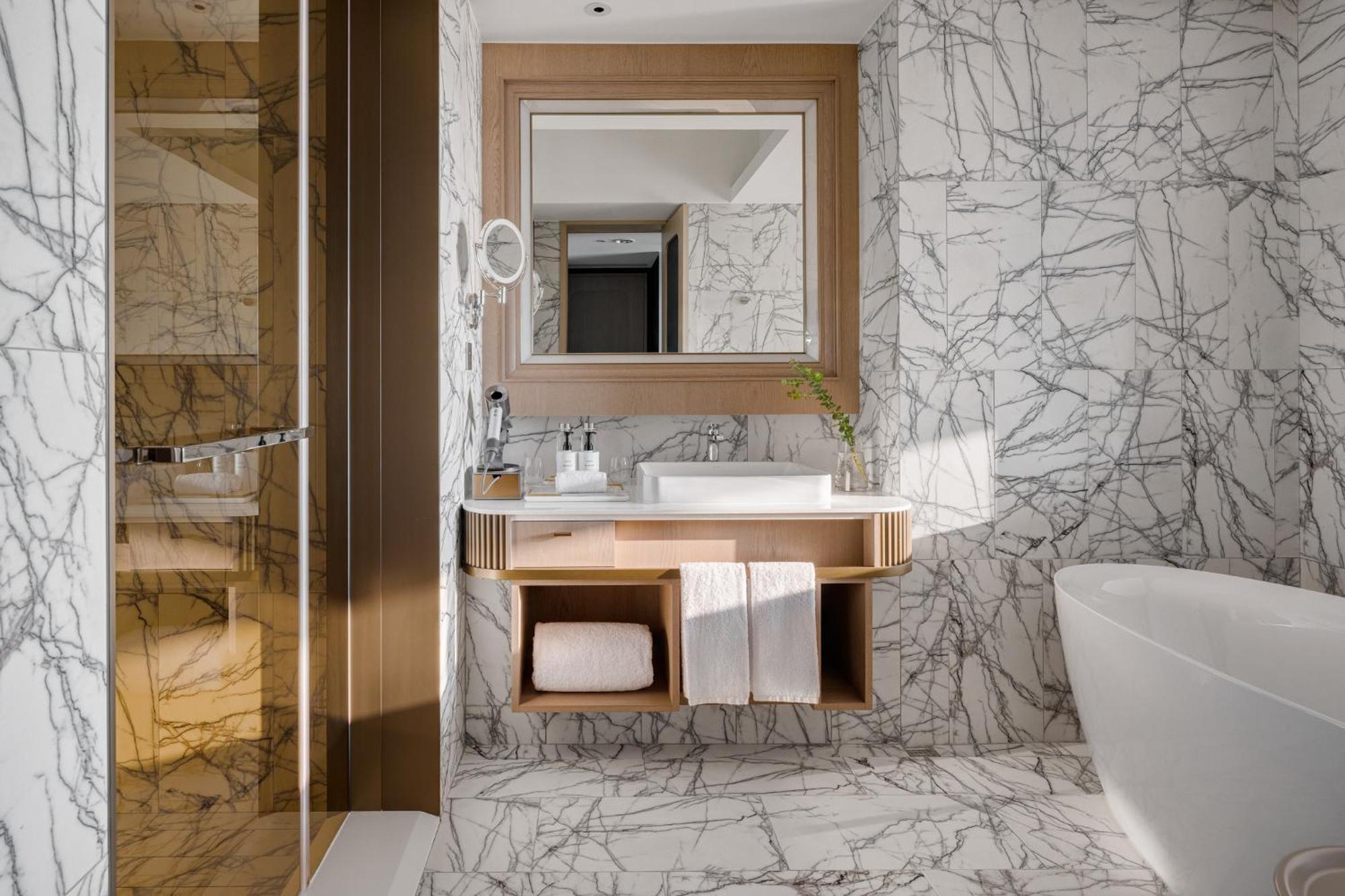 Intercontinental Kaohsiung By Ihg Hotel Exterior foto Bathroom